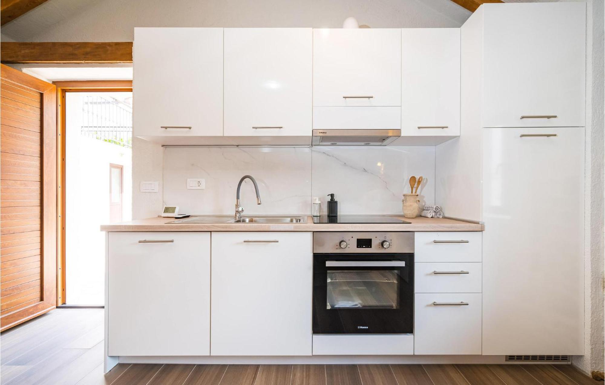 Pet Friendly Home In Murvica With Kitchen 외부 사진